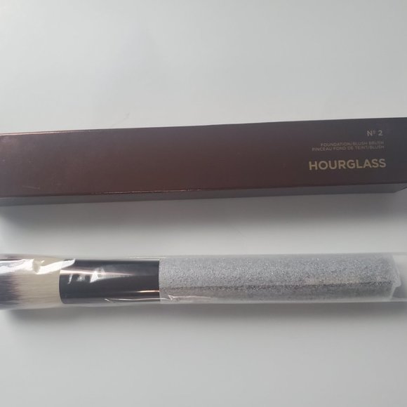 BNIB  ✅ Hourglass Nº 2 Foundation/ Blush Brush✨ NEW IN BOX - Picture 5 of 16